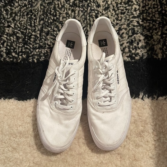 Mens adidas white sneakers size 13.5 - Picture 2 of 6